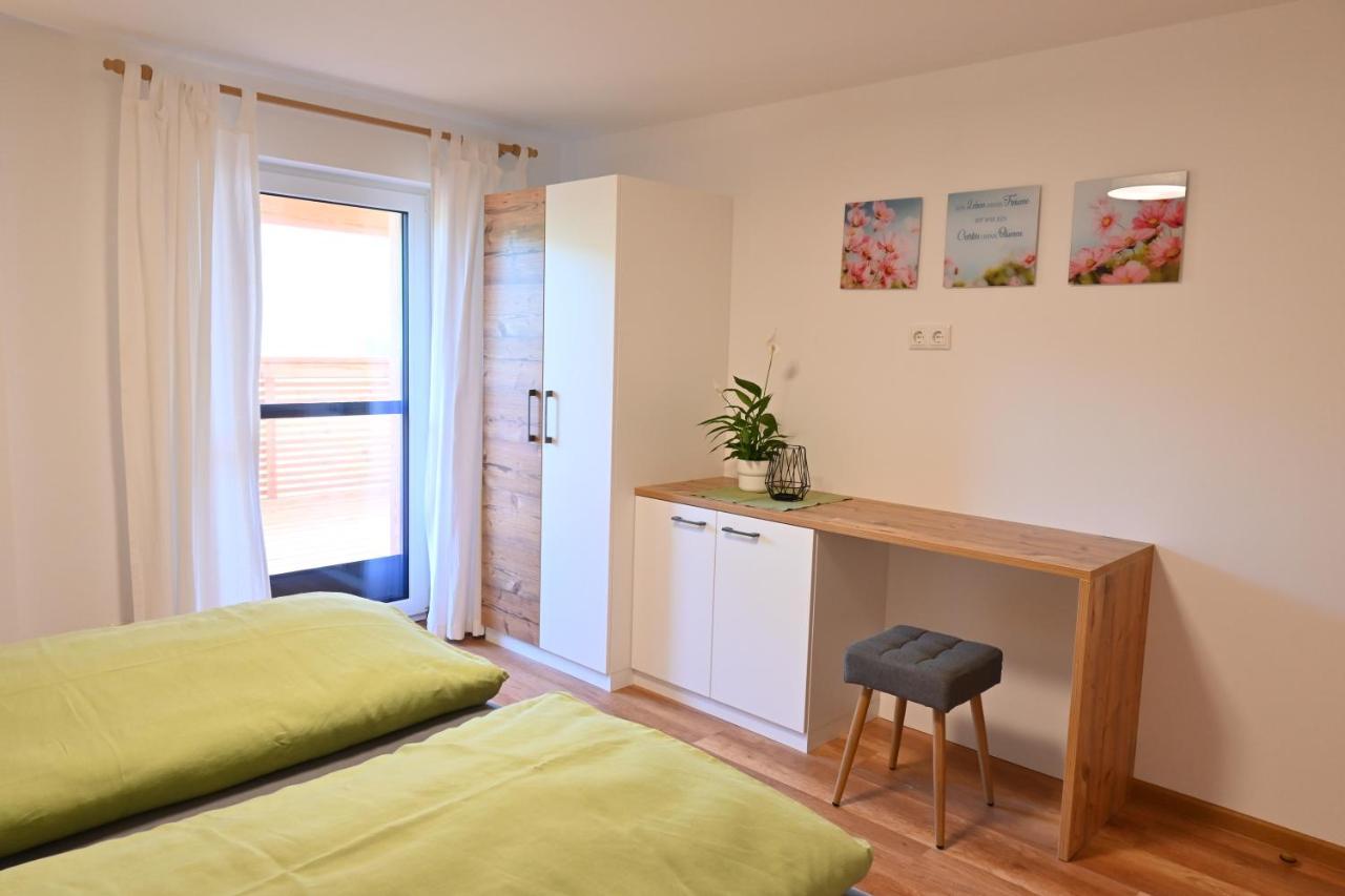 Apartament Biohof Auinger, Der Tiererlebnishof Aurach am Hongar Zewnętrze zdjęcie