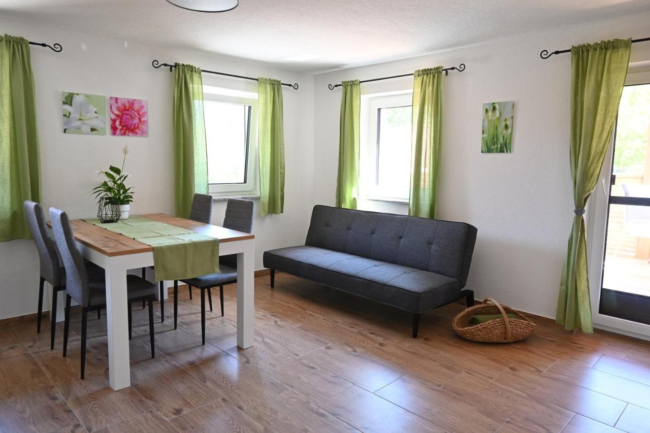Apartament Biohof Auinger, Der Tiererlebnishof Aurach am Hongar Zewnętrze zdjęcie