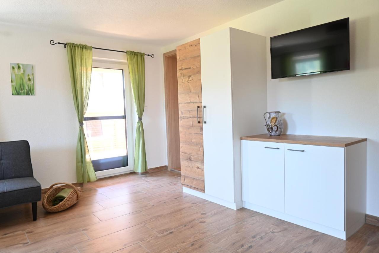 Apartament Biohof Auinger, Der Tiererlebnishof Aurach am Hongar Zewnętrze zdjęcie
