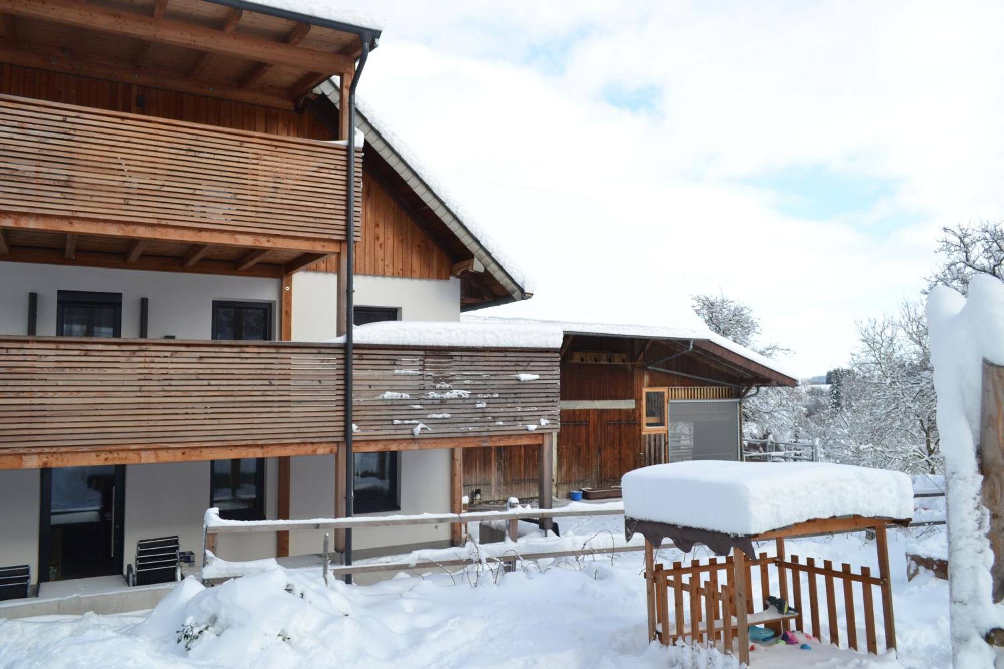 Apartament Biohof Auinger, Der Tiererlebnishof Aurach am Hongar Zewnętrze zdjęcie